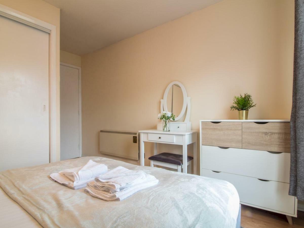 Bright & Tranquil Apartment Near City Centre With Free Parking! エディンバラ エクステリア 写真