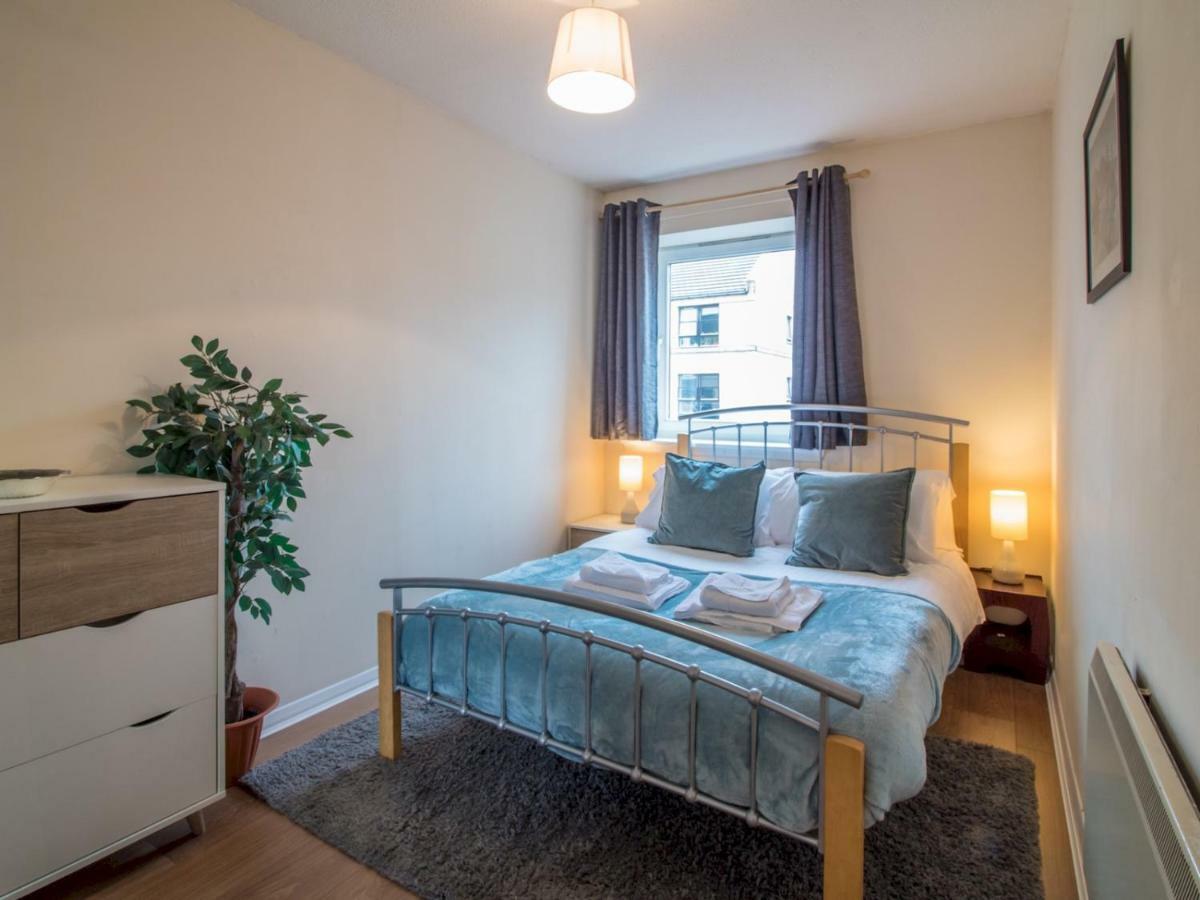 Bright & Tranquil Apartment Near City Centre With Free Parking! エディンバラ エクステリア 写真