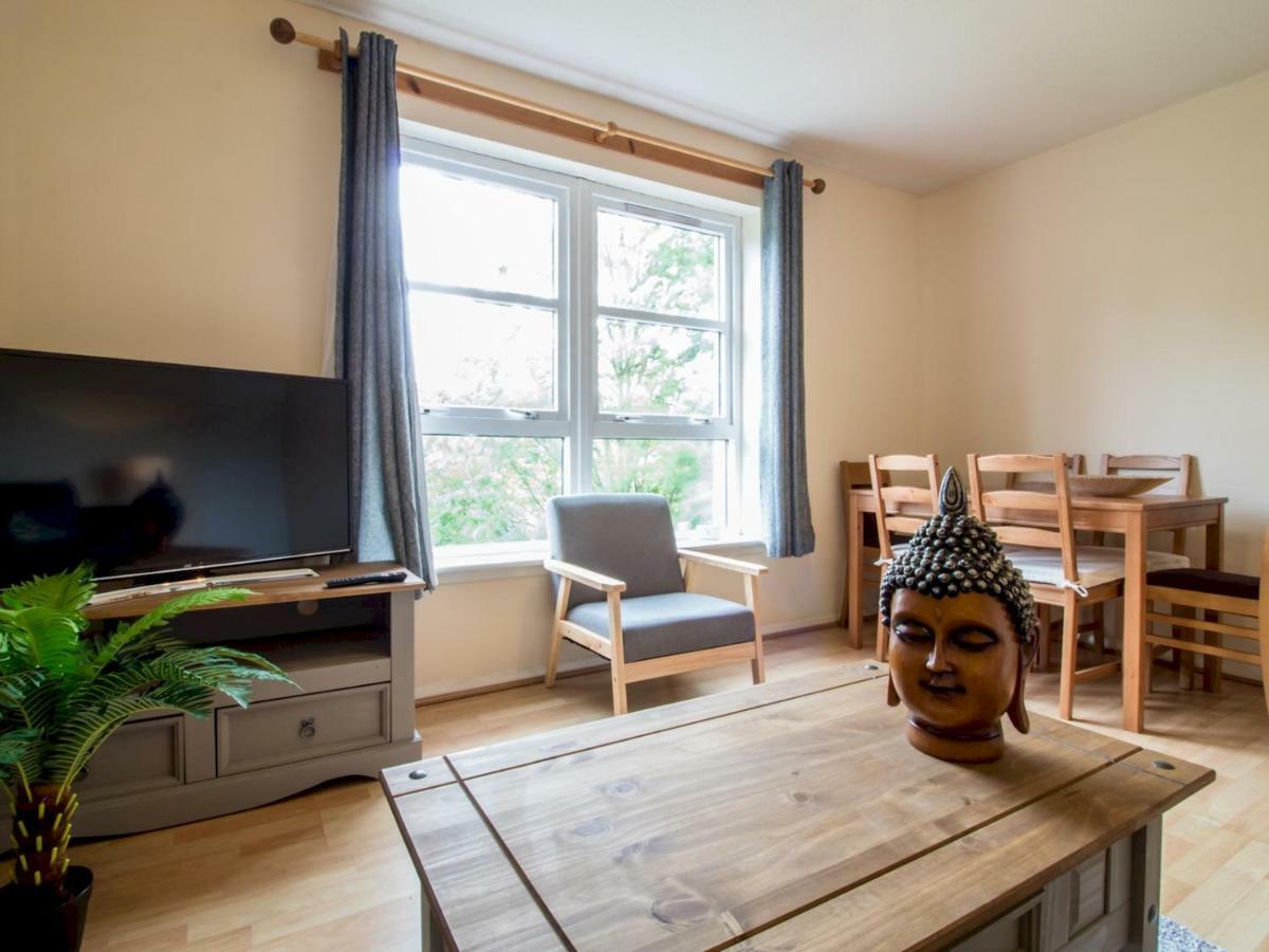 Bright & Tranquil Apartment Near City Centre With Free Parking! エディンバラ エクステリア 写真